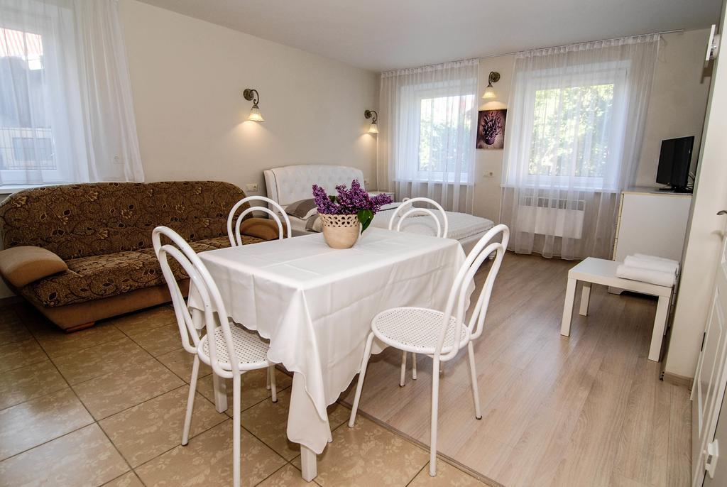 Hotel Elena Palanga Habitación foto